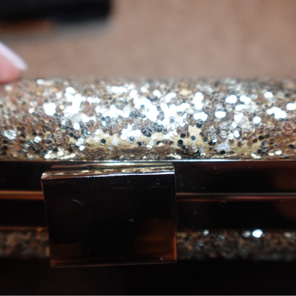 Elegant Silver Glitter Clutch - Picture 9 of 9